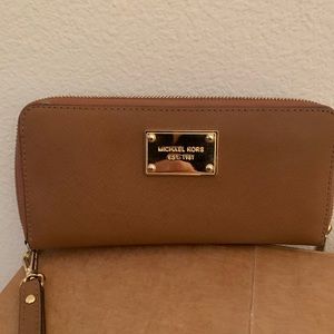 Michael Kors Wallet/ Wristlet